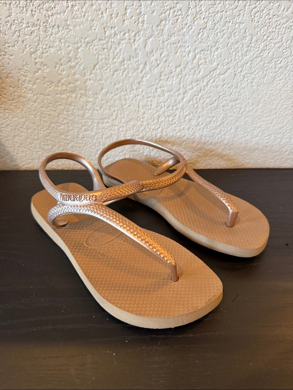 Havaianas Rose Gold Flash Urban Flip Flop Sandals - Picture 4 of 12